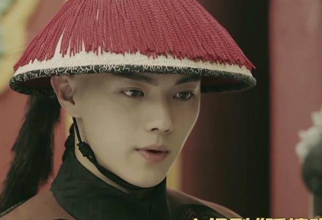 不过许凯属于慢热的性格,第一次上跑男,难免有些陌生,所以话很少,镜头