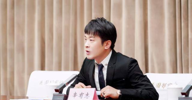 辛巴高调复出,几家欢喜几家愁_直播_燕窝_视频