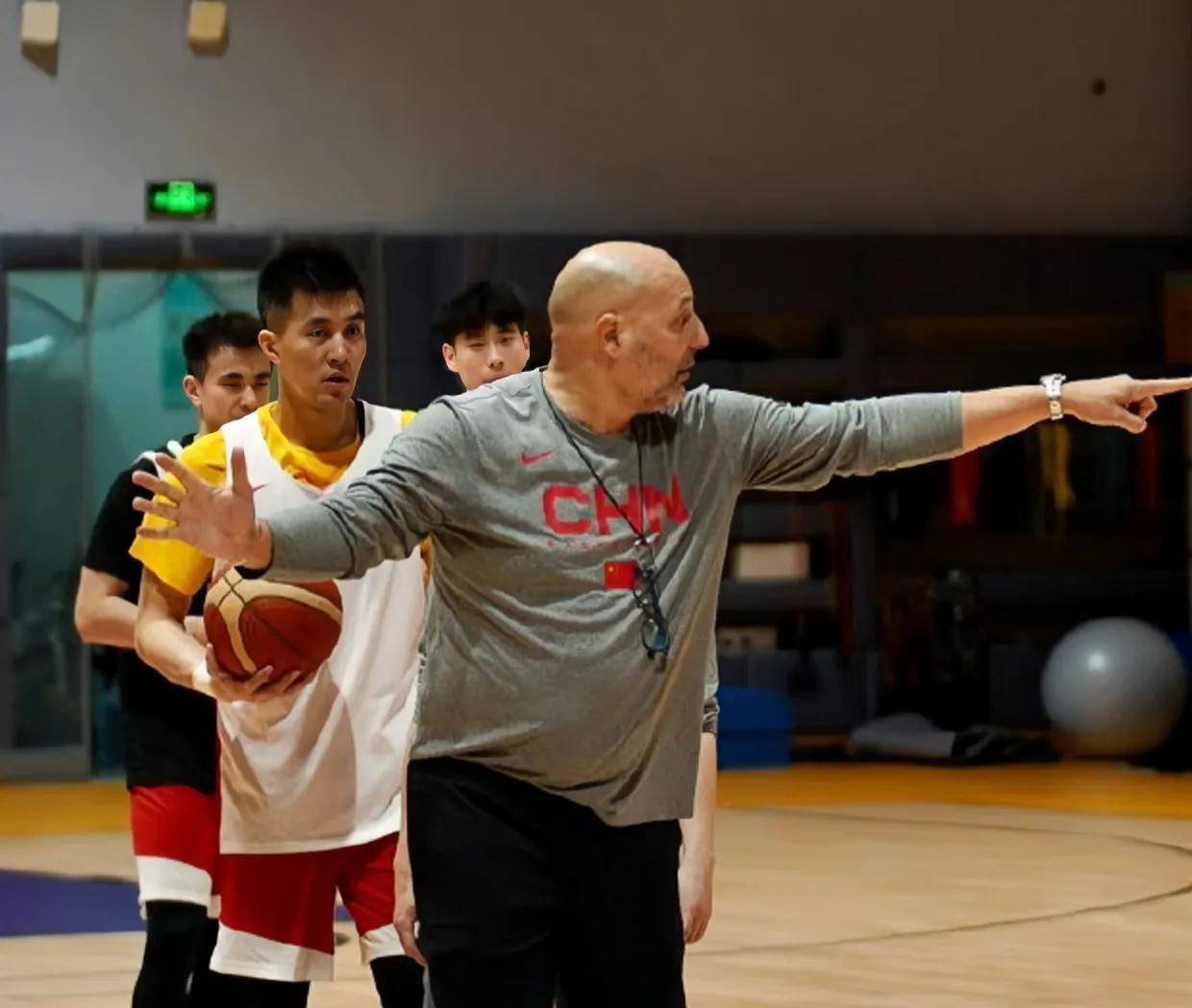 乔帅男篮必须做3件事,召回郭艾伦,招新17岁新星,重用广东狙击手_能力