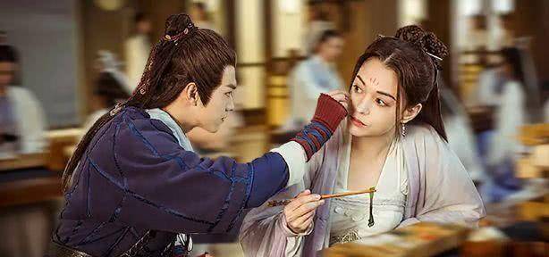 魏璎珞误入许凯新剧,一旁的锦绣还接梗,被不走脑的台词圈粉了_剧中