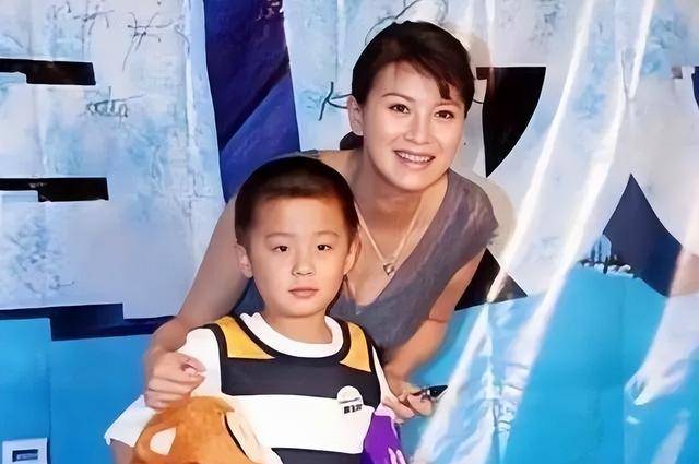 李幼斌儿子李小珂:弟弟被宠成宝,自己38岁还未结婚_张瑞琪_史兰芽