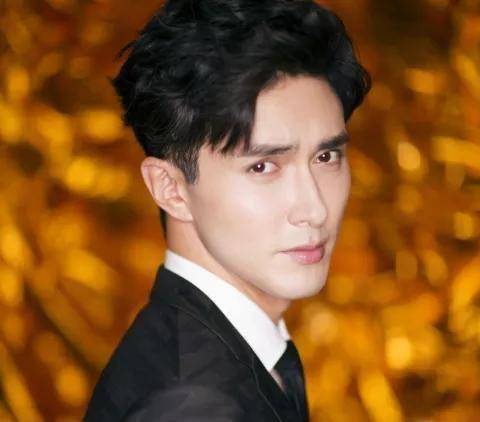 杨幂旗下的五个男艺人_小时候_观众_印象