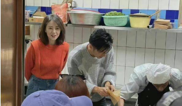 谢霆锋,高圆圆时隔8年再度同框,两人的状态如何?_电影_笑容_百姓