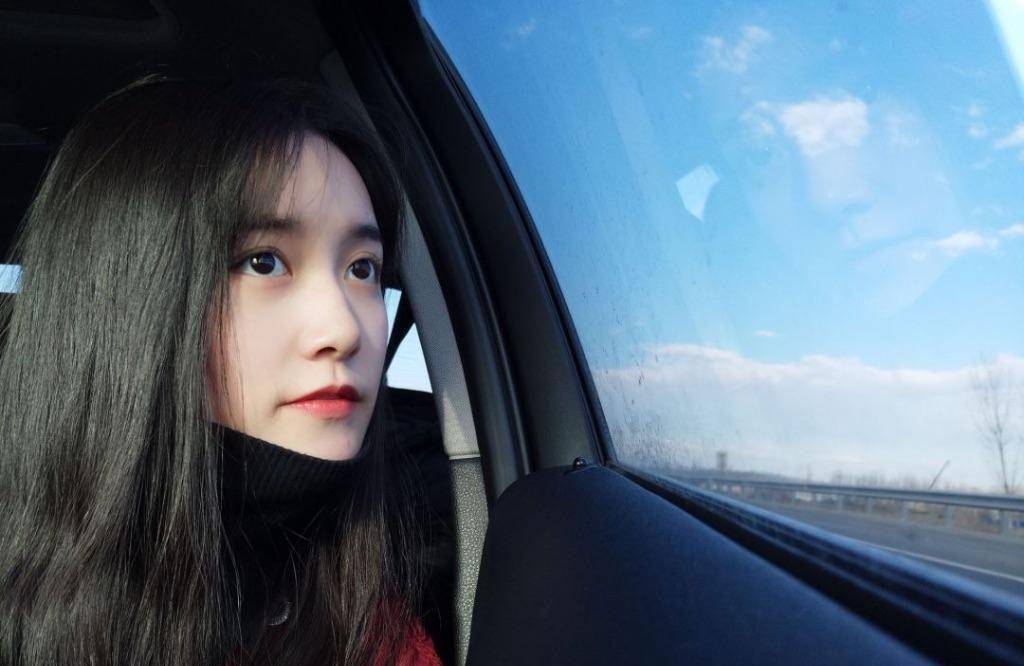 小狮子是你,卷毛头是你,白富美是你,哪个才是真的蒋依依?