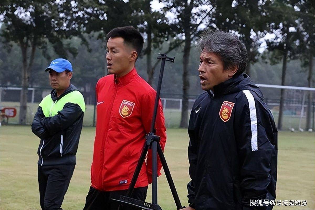 中超迎来第三位日本主帅,高畠勉名不见经传,能为三镇带来什么_佩德罗