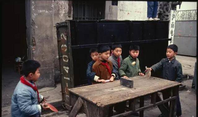 “图为”外国人拍摄的1973年中国真实老照片：那时候的人们是什么样子的？