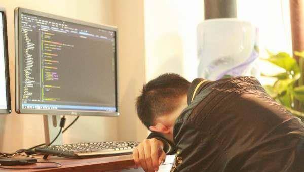 有个程序员男友是什么样的体验？