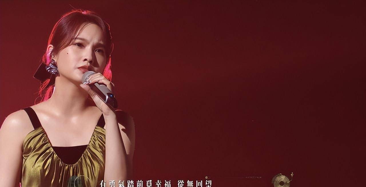 声生不息:杨丞琳苦练广东话唱《越难越爱》,被叶倩文自然美迷倒_演出