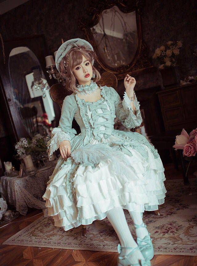 让人一见钟情的洛丽塔:少女如阳光般温和,如花朵般娇媚_气质_服装