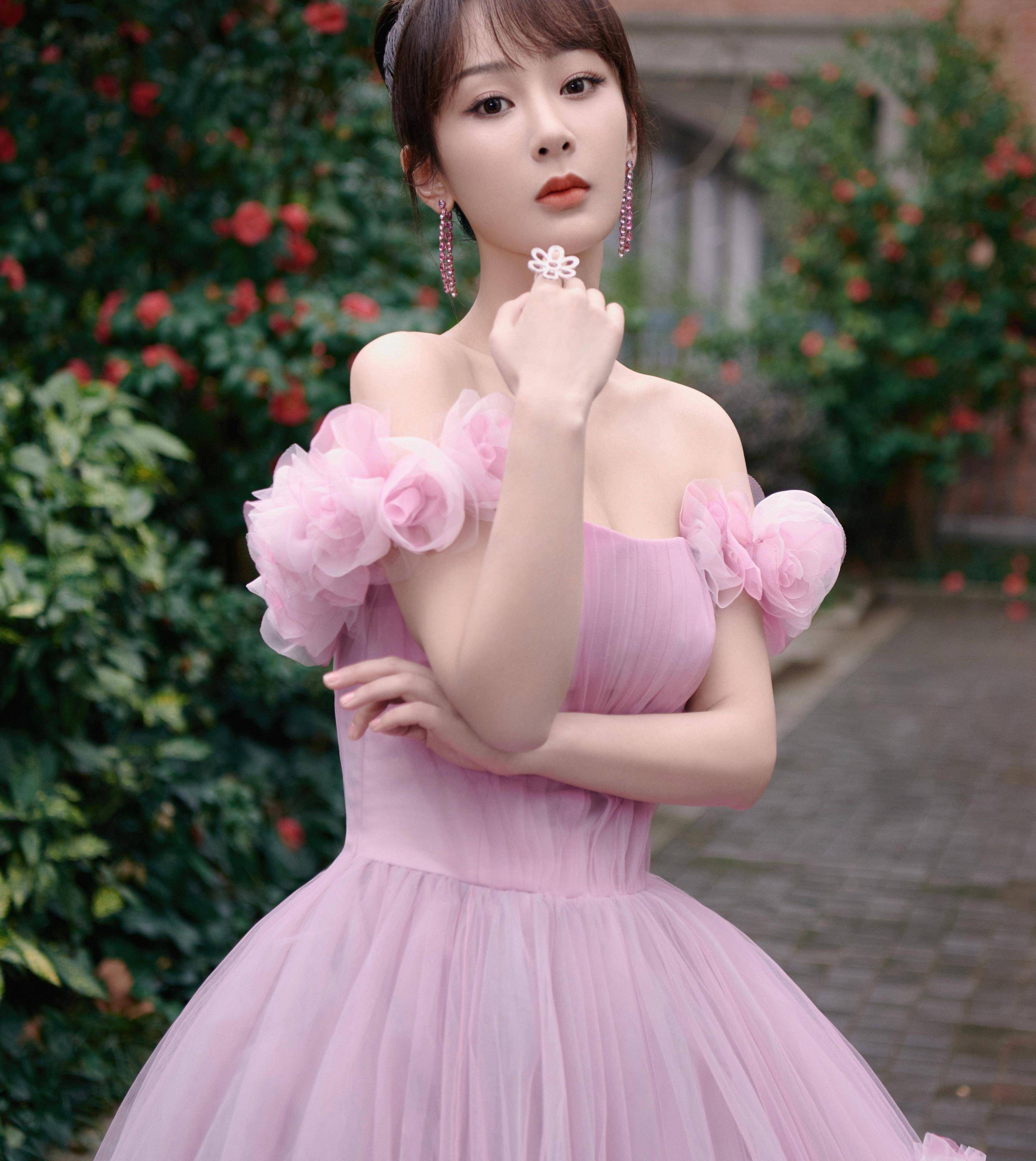 杨紫走出舒适区,回应解约欢瑞:我很感恩,希望扩张舒适区_贺顿_角色