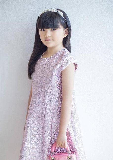 有种"毁容式长大"叫王诗龄,10岁脸大显胖,真浪费基因了_李湘_服装_小