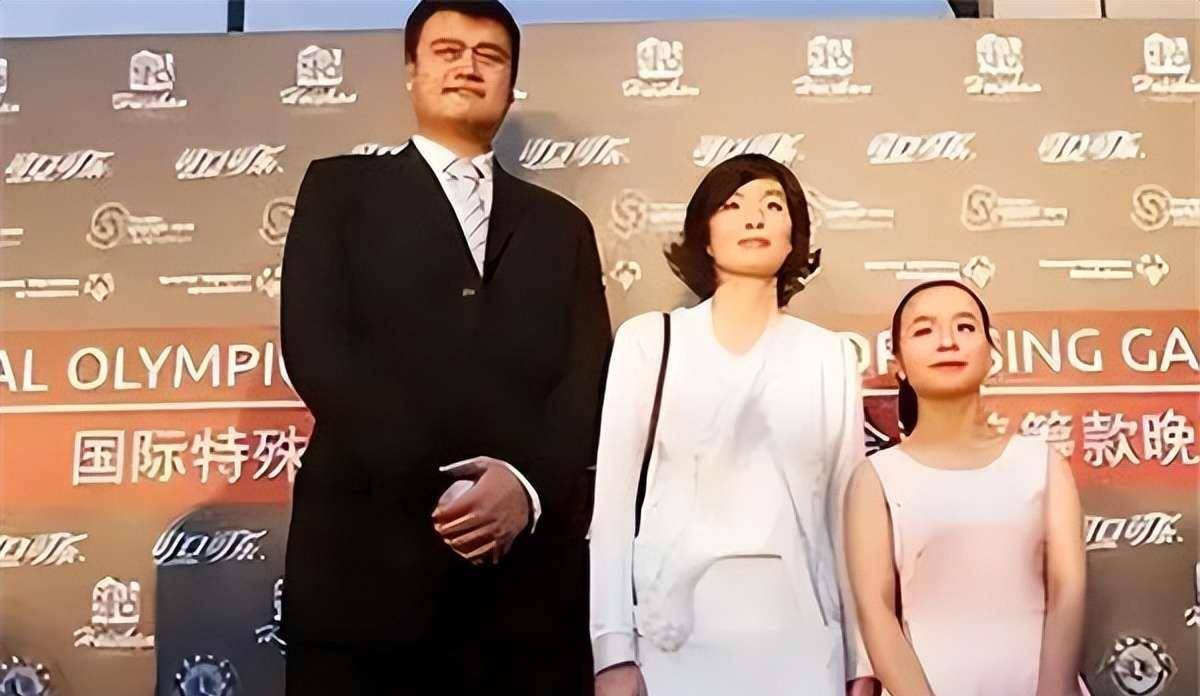 姚明多高 老婆图片