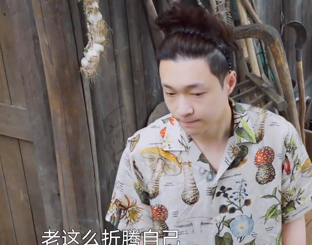 张艺兴熬到凌晨四点,早起的素颜引关注,这状态太真实了_因为_皮肤