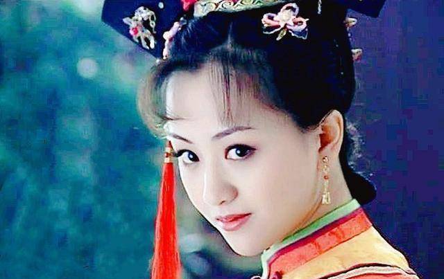 无论是《少年天子》中心地善良,待人温和的佟妃,还是《天涯追缉令》中