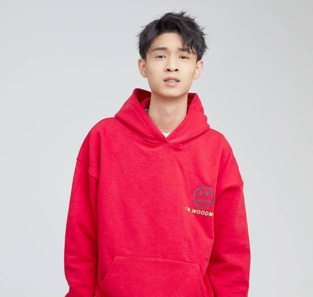 十六万什么也干不了的秦霄贤,也有为钱烦恼的时候_演出_舞台_家境