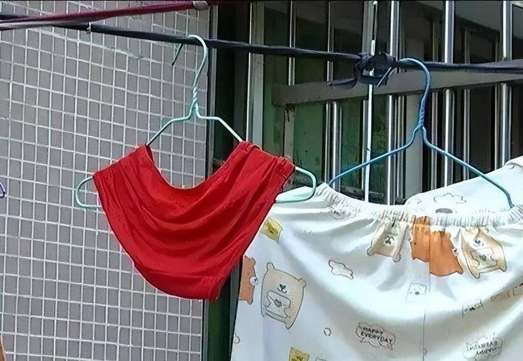 江西一男子入室偷女邻居内裤,留纸条称穿这么"不正经",被拘留_谢女士