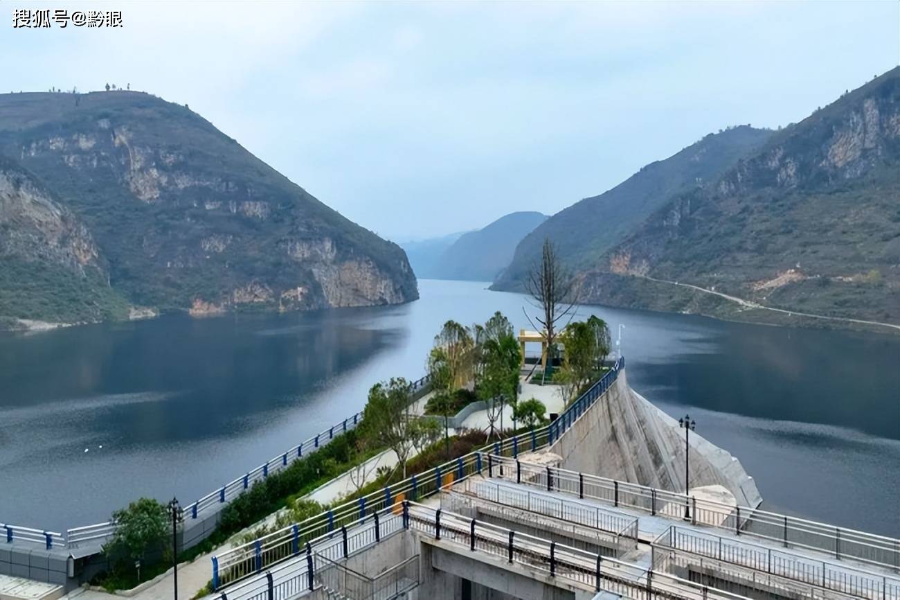 贵州旅游地标: 夹岩景区水天一色_来源_毕节市_网络