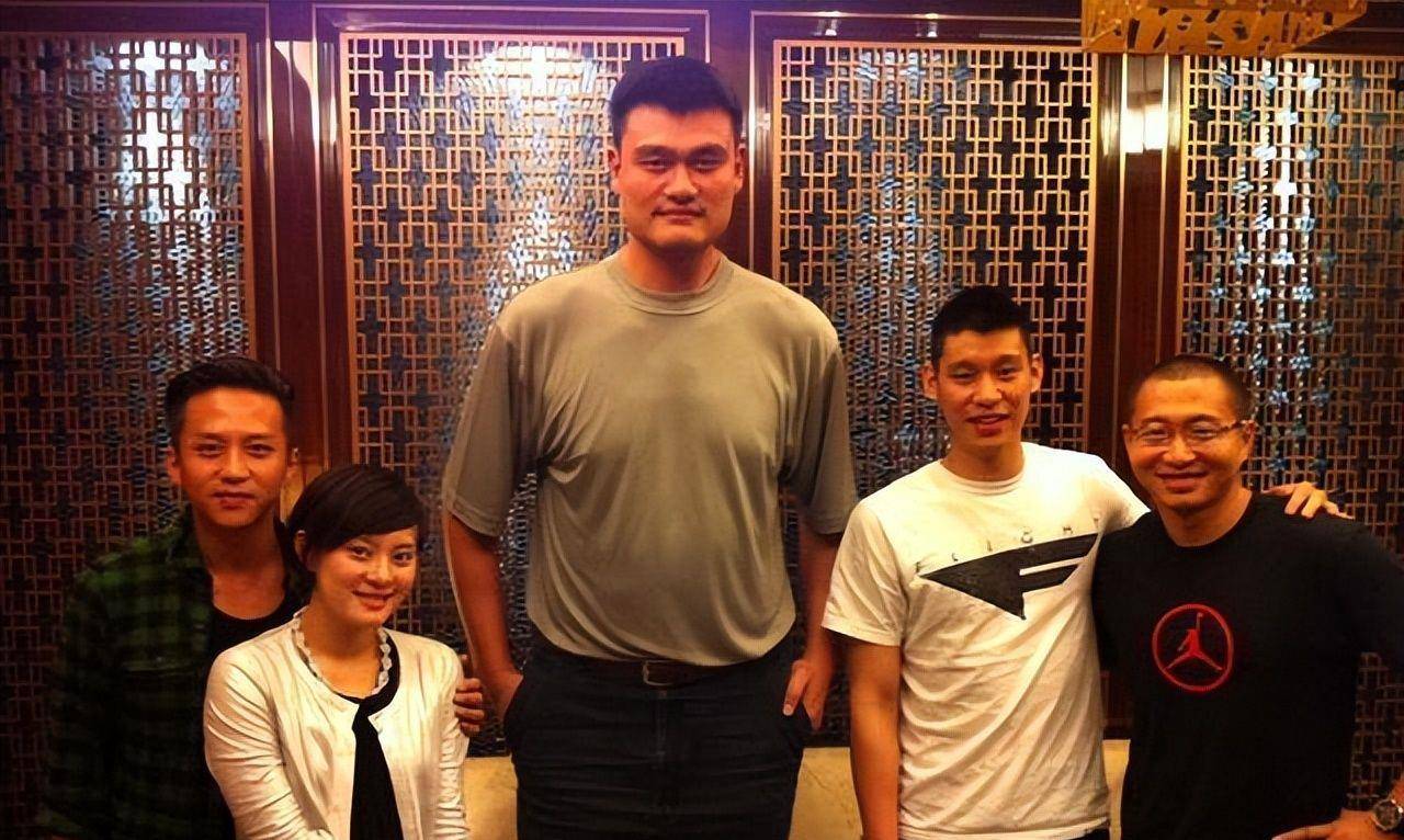 80米的明星,更是觉得自己和姚明相比就像个孩子一样.