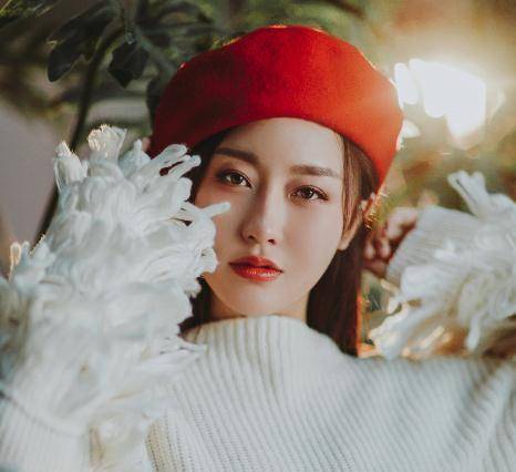 潘长江的女儿潘阳,本以为很丑却美得惊艳,网友:还好长得不像爸_父亲