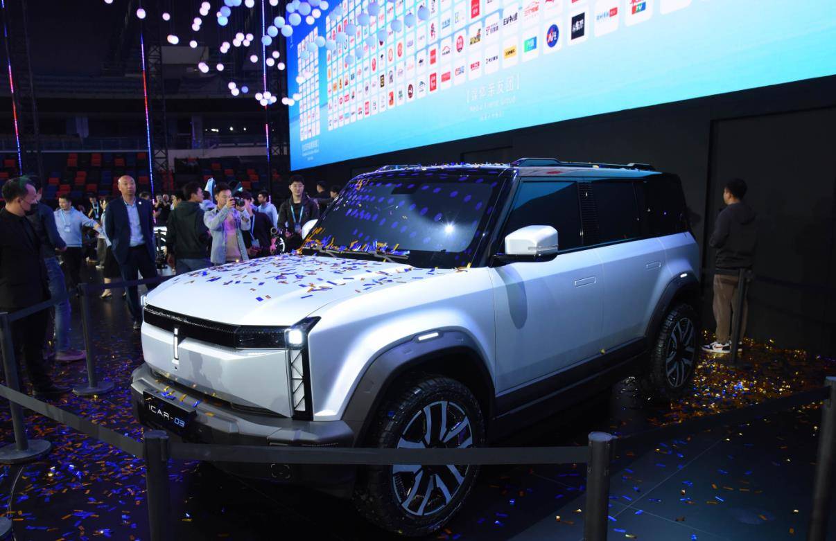 简约车标,路虎身材,奇瑞设计师开始炫技,新suv走越野风_搜狐汽车_搜狐