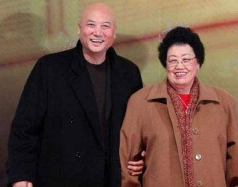 “唐僧”迟重瑞为啥这么爱陈丽华？看看陈丽华年轻的照片就知道了-迟重瑞陈丽华老师结婚