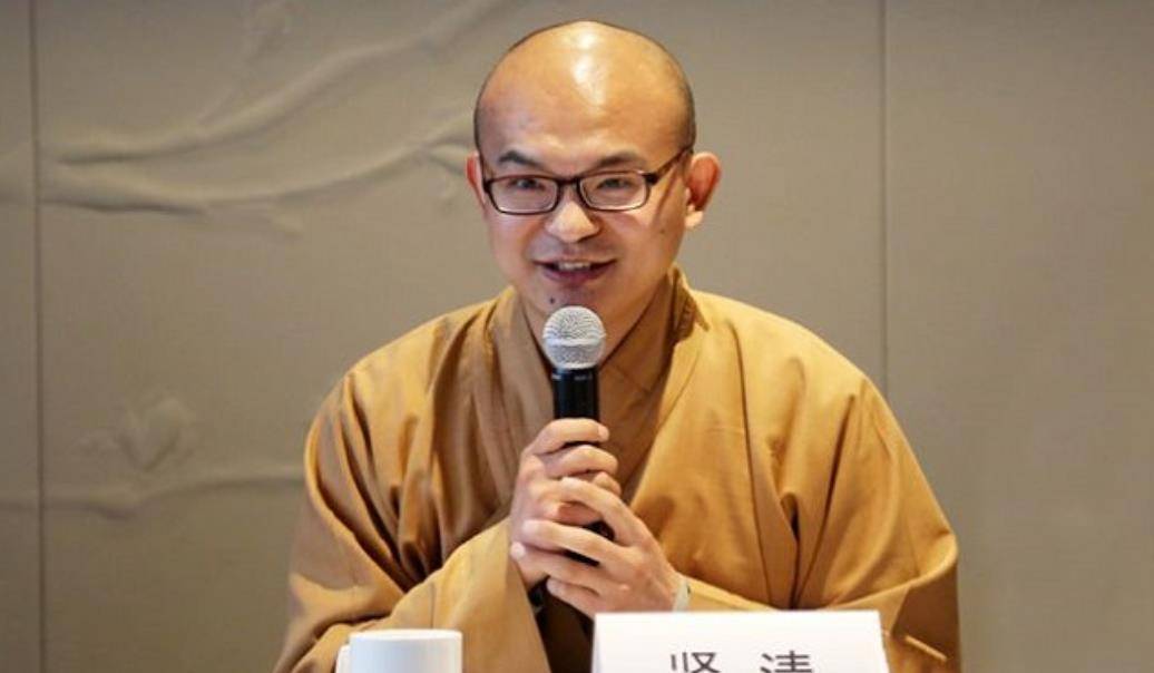 几天后,张清光真正到北京龙泉寺出家,改名贤清法师.