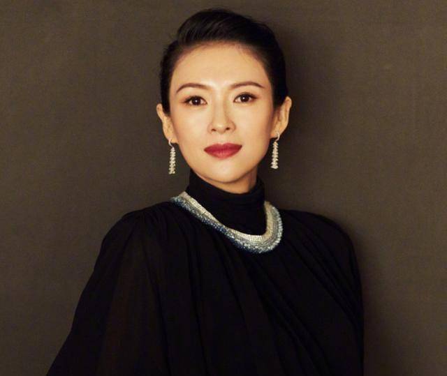 章子怡首次参加《快本》,被路人无意拍下生图,41岁状态太真实了_感觉