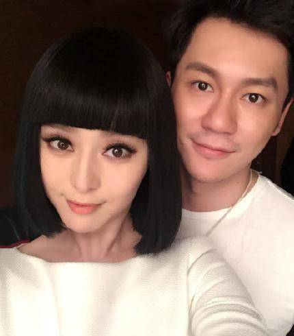 张若昀结婚现场:宋茜能横抱唐艺昕,看井柏然表情他明显吃不消了_婚礼
