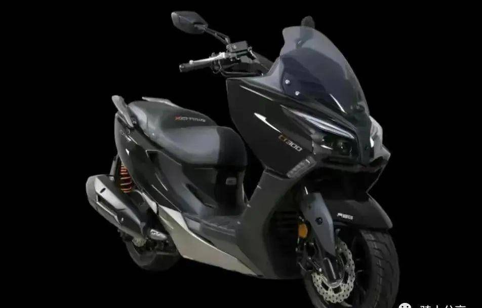 光阳平踏板新款ct300和st250价格只差几百块,如何选呢?