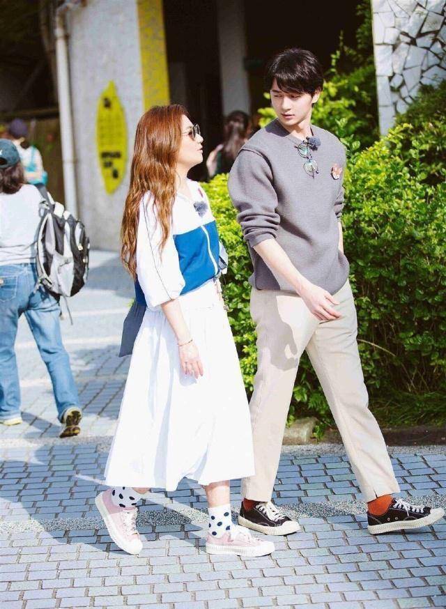 张轩睿两个细节很加分,这也许就是任家萱不顾条件悬殊牵手的原因_节目