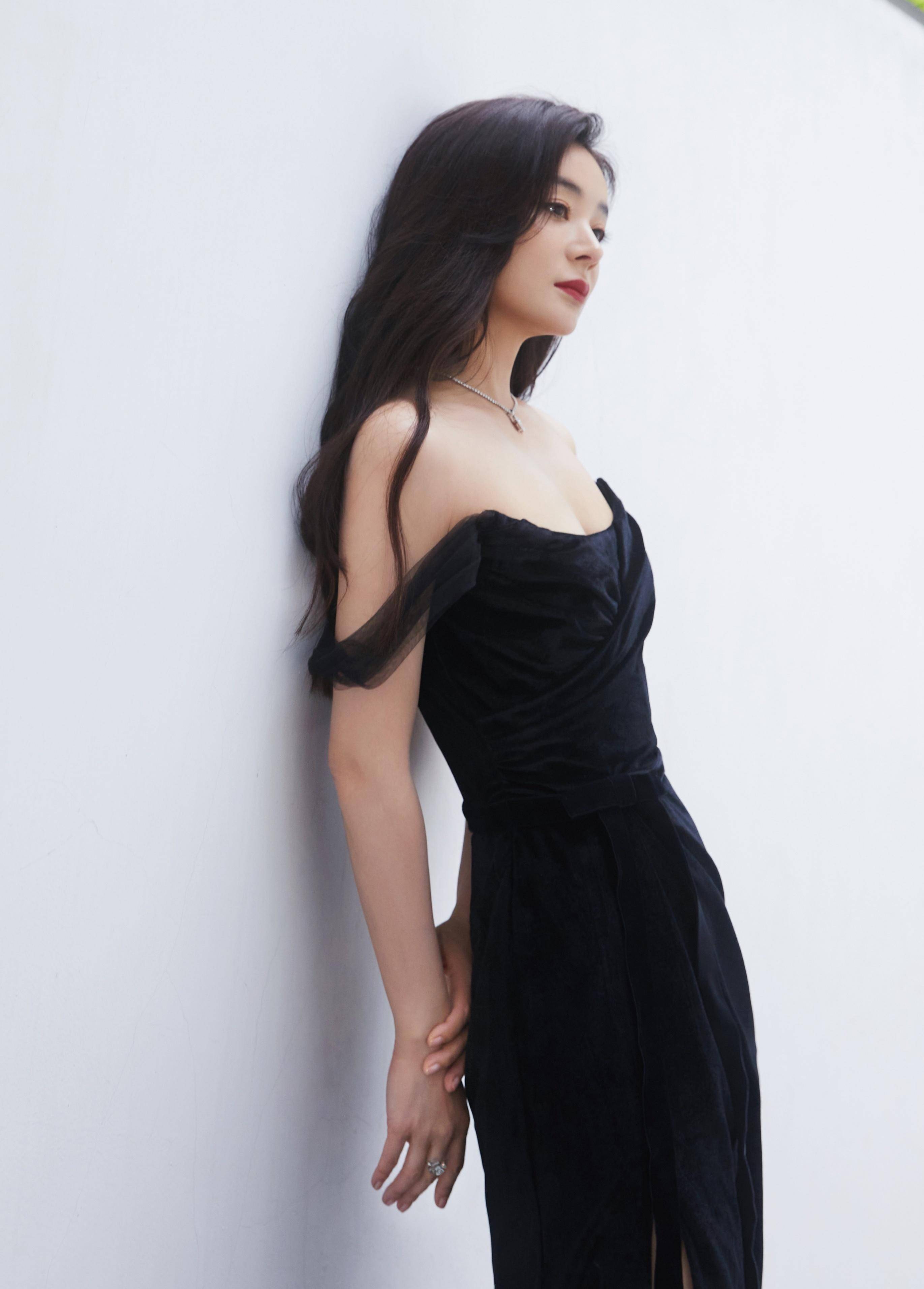 袁姗姗一字肩高时尚礼服_的设计_发型_红唇