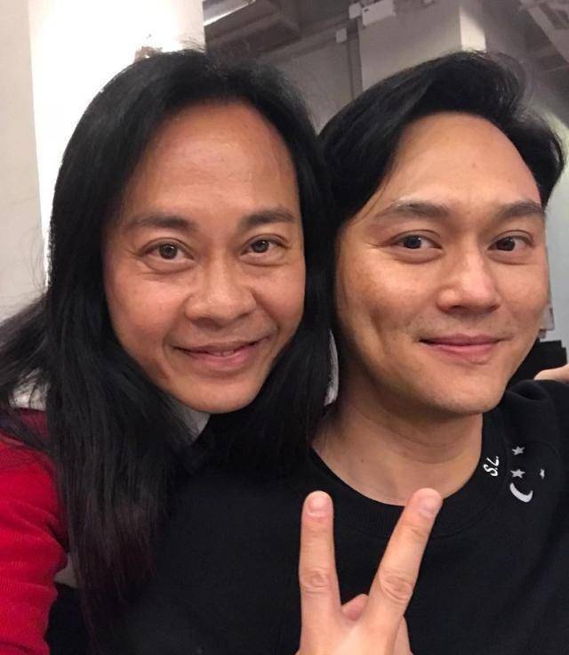 张智霖袁咏仪游张家界,54岁"草蜢乐队"成员蔡一智罕见现身随行_照片