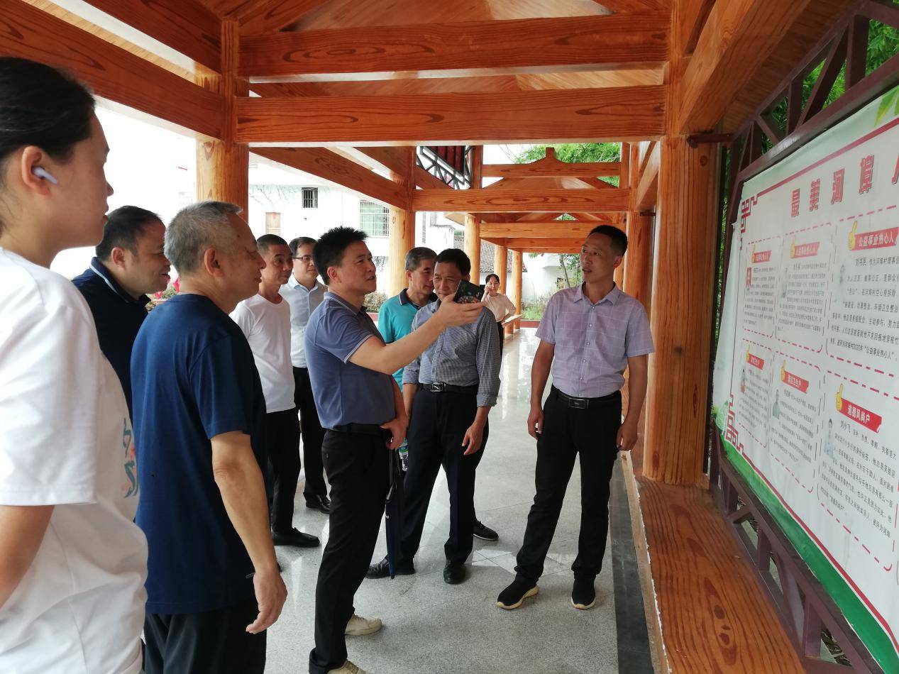 委一行赴赣县区开展"全国示范性老年友好型社区"现场复核工作_江口镇