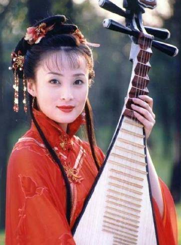 《还珠格格3》中的"夏雨荷"一角,从这个时候开始,蒋勤勤成了古装剧的