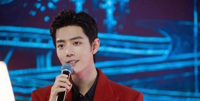 朱一龙雨中攀岩不靠威亚,凭实力出圈,却被指撞型肖战_发展_作品_毕业