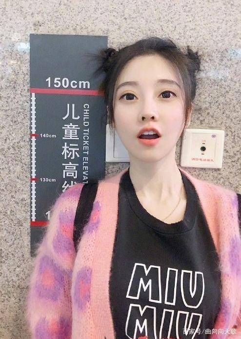 当她们都遇到王一博时,谁说谎太明显_身高_网友_一个人