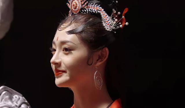 周洁琼扮"蜘蛛精",节目组却突然关掉滤镜,真实颜值看愣宋亚轩_感觉