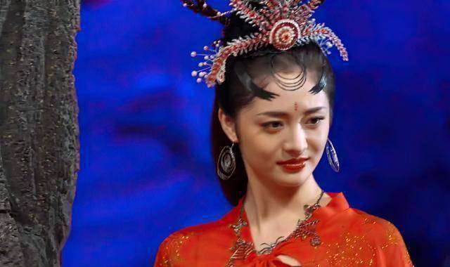 周洁琼扮"蜘蛛精",节目组却突然关掉滤镜,真实颜值看愣宋亚轩_感觉