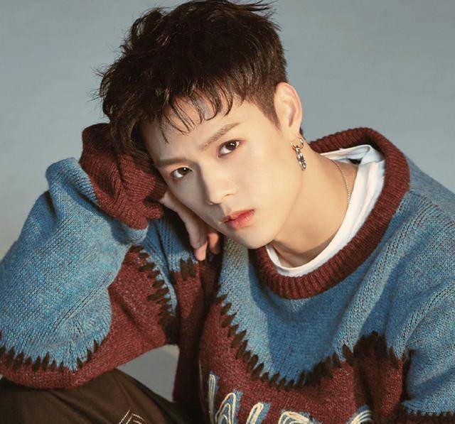 朱正廷一周发六条宣传博,挺蔡徐坤后,又忙着支持黄子韬和毕雯珺_兄弟