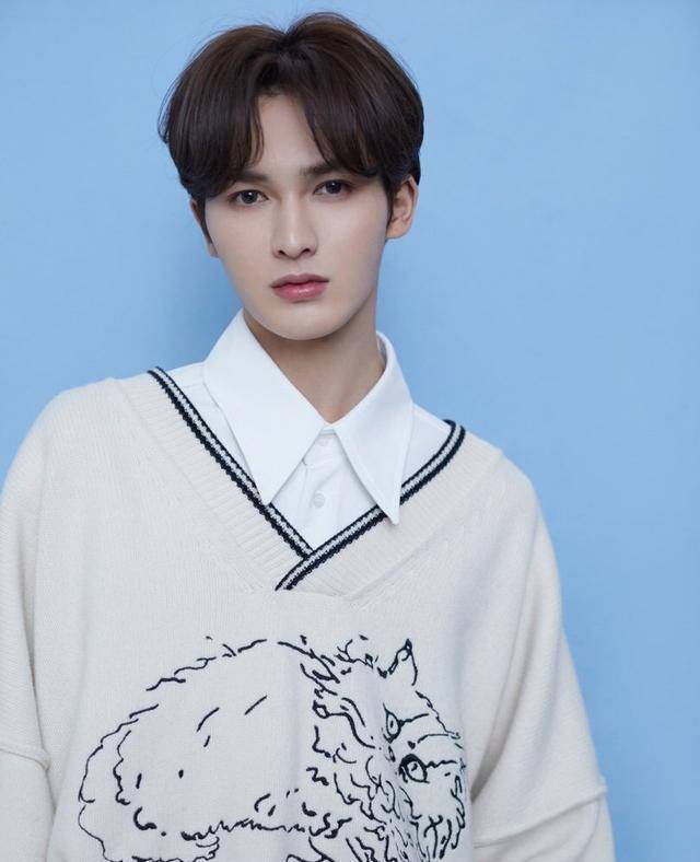 朱正廷一周发六条宣传博,挺蔡徐坤后,又忙着支持黄子韬和毕雯珺_兄弟