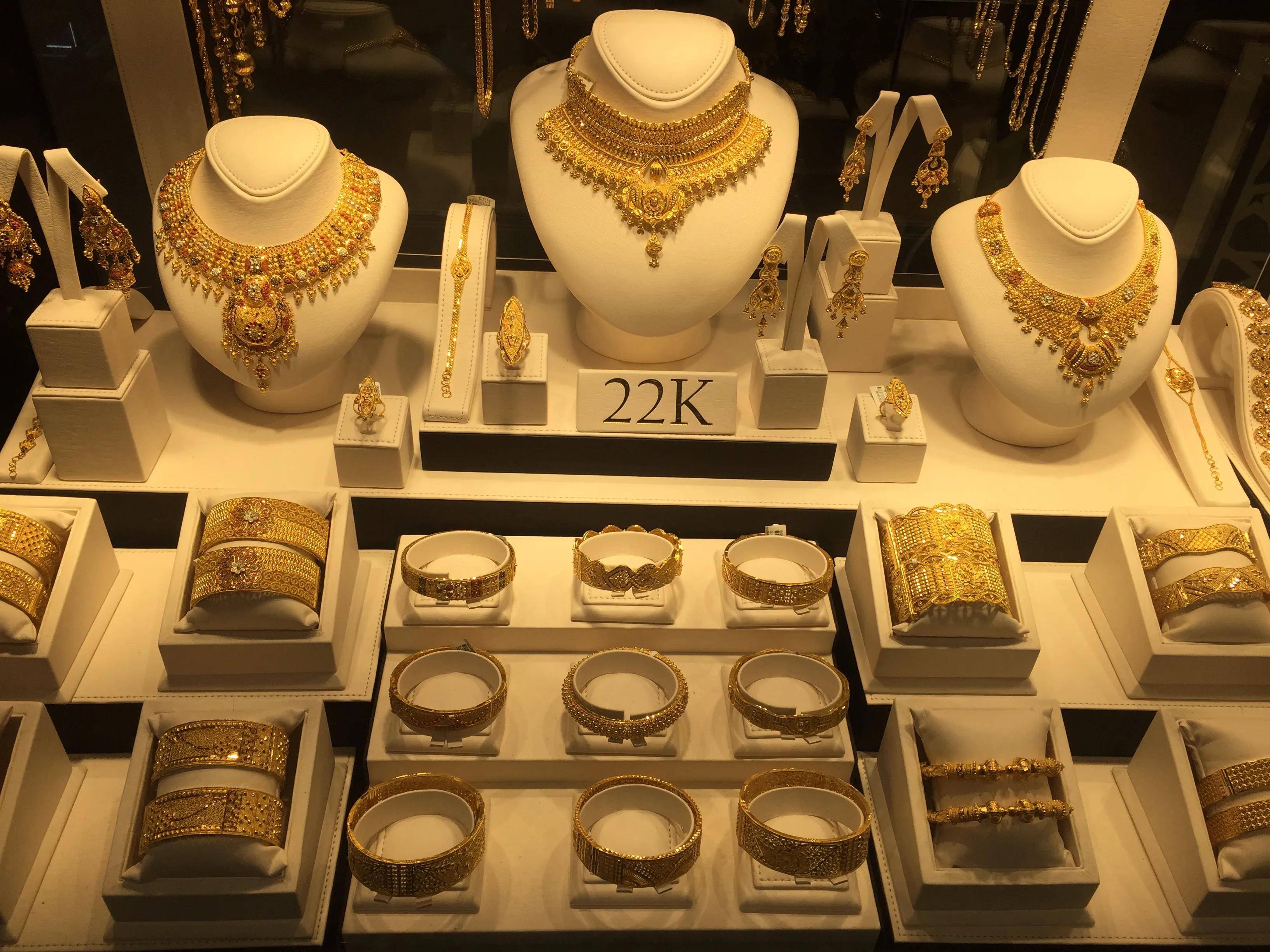 探访迪拜黄金市场,看看有多豪,金戒指大到破世界纪录