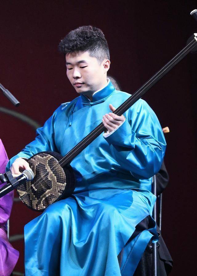 周九良——我也为你素手弹三弦_时候_相声_指甲