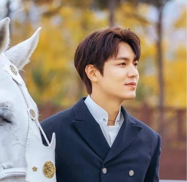 长相一般的李敏镐,为何被称为偶像男神?_五官_鼻子_眼睛