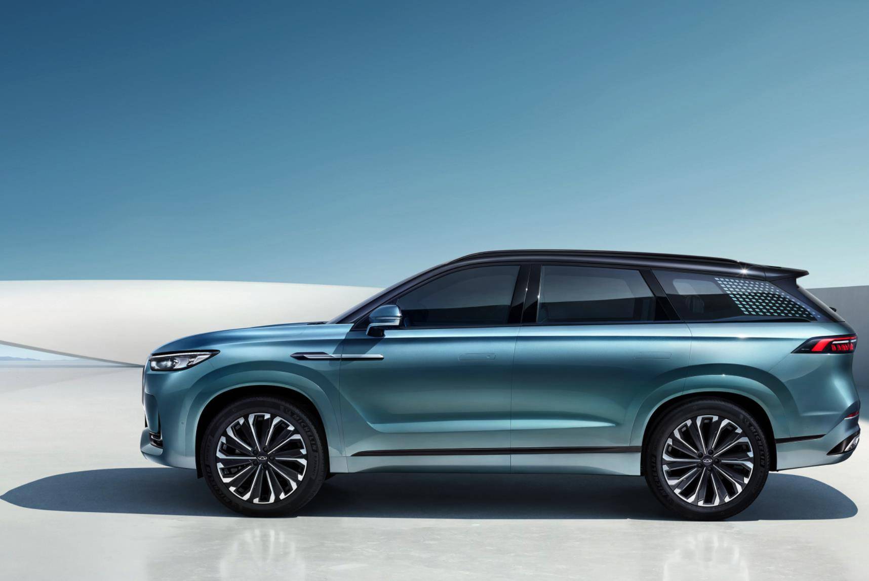 奇瑞王登场,豪华感匹配头等舱_搜狐汽车_搜狐网