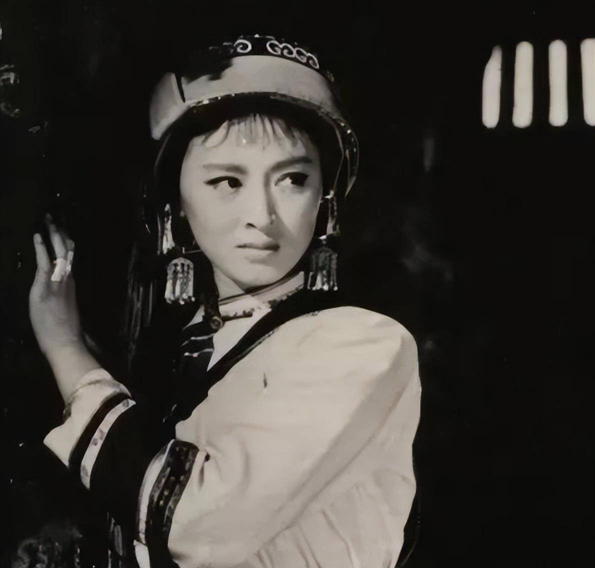 "阿诗玛"杨丽坤:从"第一美人"到"精神失常",是谁害了她?