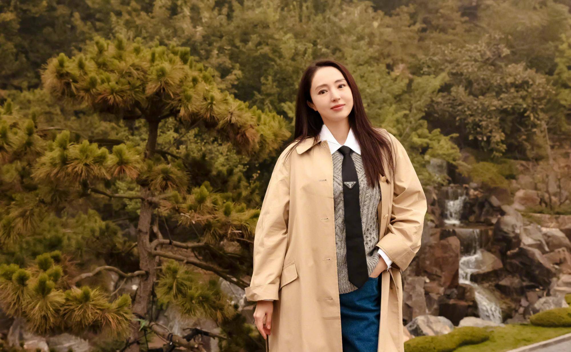 董璇晒自拍照,自信美出你的想象,南星的妈妈,曾艳压多少女主_生活