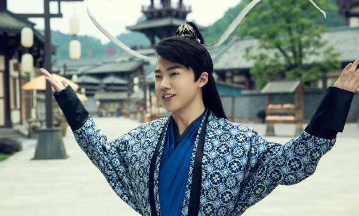 憨厚可爱的郭麒麟,现实中才华横溢,古装剧中也是风采翩翩_古代_爸爸