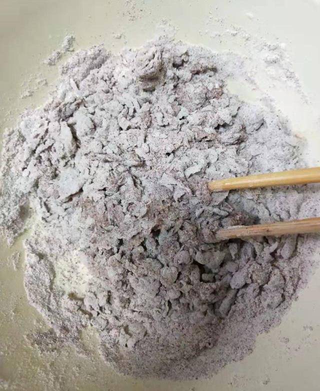 黑白配，双色花卷来啦。它来啦它来啦。-双色花卷视频教程全集