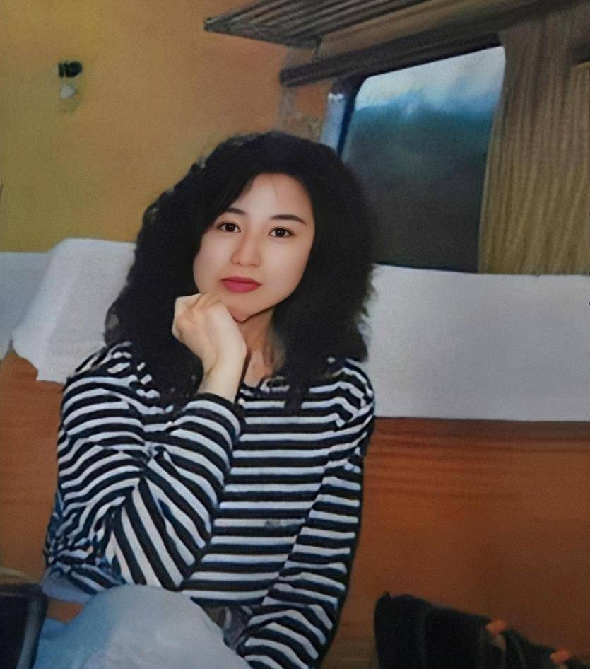 戴良纯也淡出了大众的视线,变成了一个普通人,很少再有关于她的消息