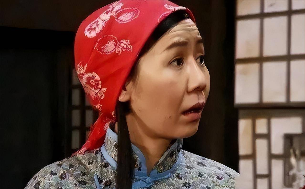 她是"中国最丑女演员",凭什么嫁入豪门,如今生活让许晴眼红_杨青_表演